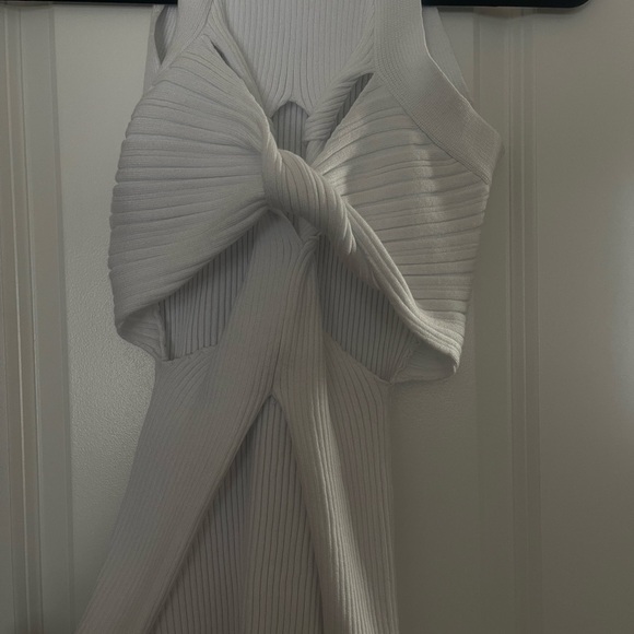 NWOT White Cutout Sleeveless Knit Top - Picture 5 of 6